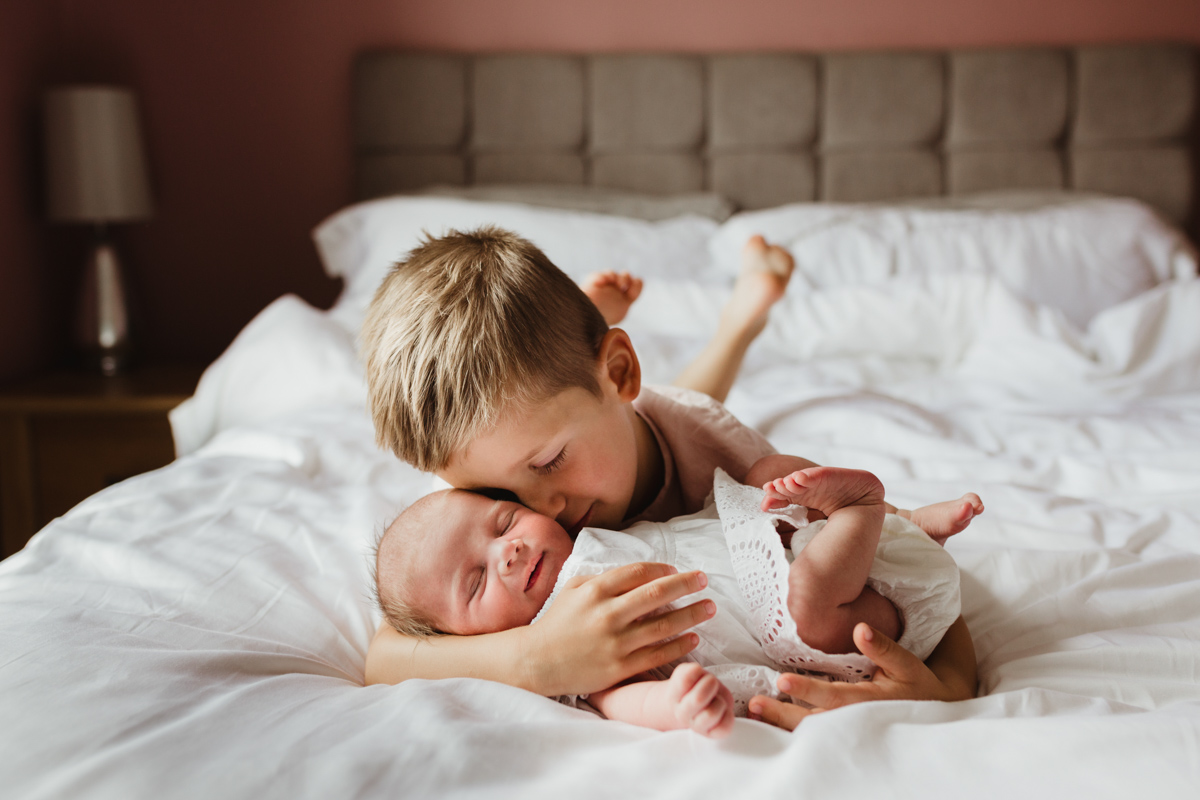 toddler and newborn photoshoot