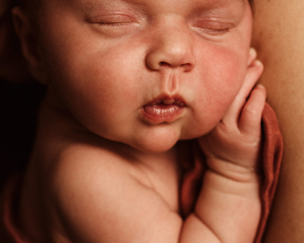 Natural newborn photographer Berkshire-21